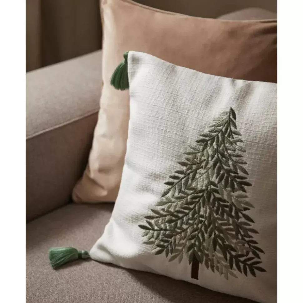 Winterlich Bestickte Kissenhulle Imala Mit Quasten